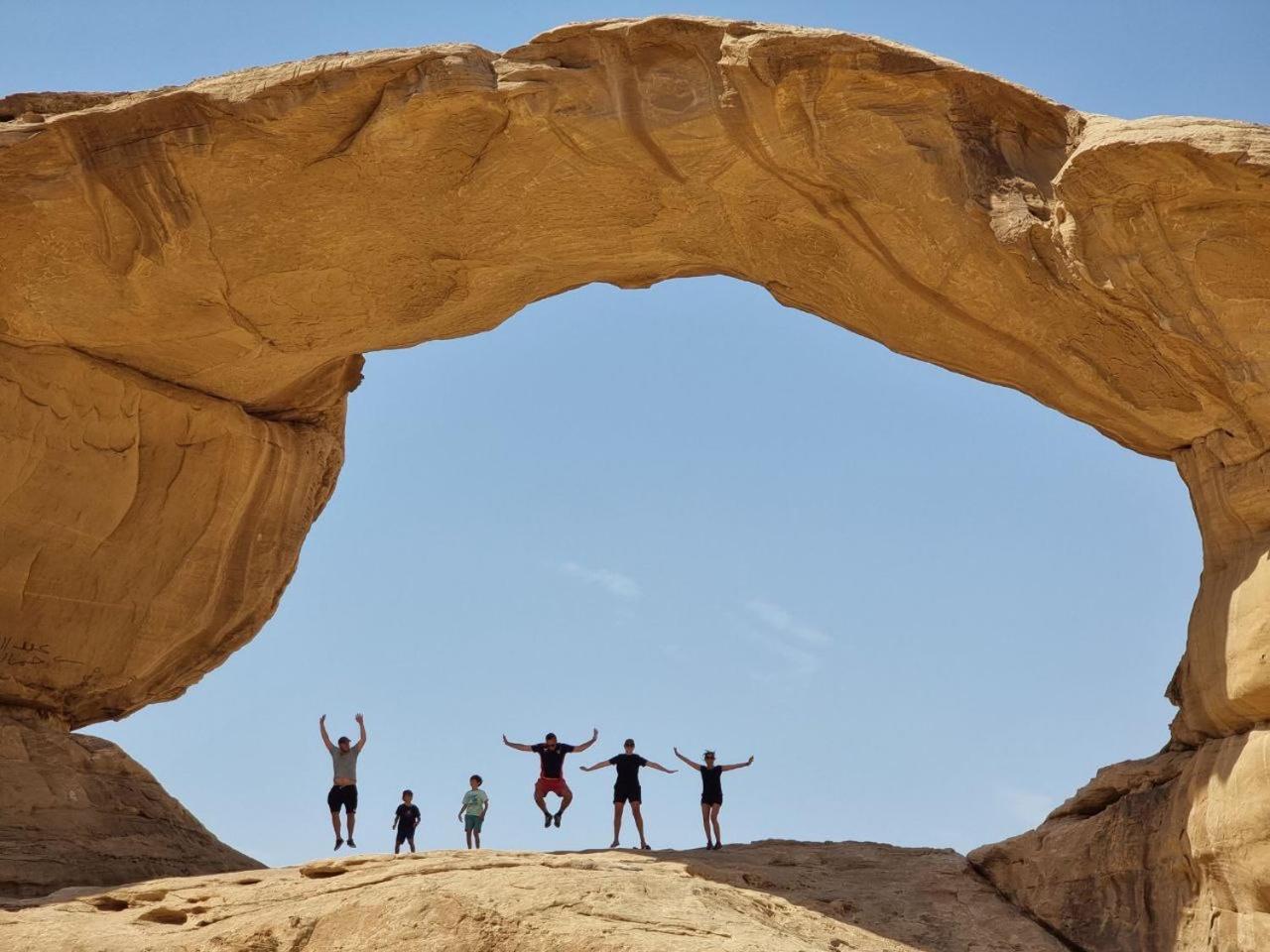 Wadi Rum Oscar Camp Экстерьер фото